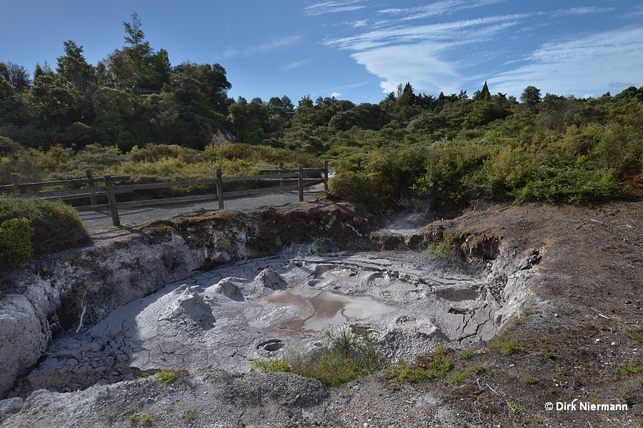 Hauanu mud pool