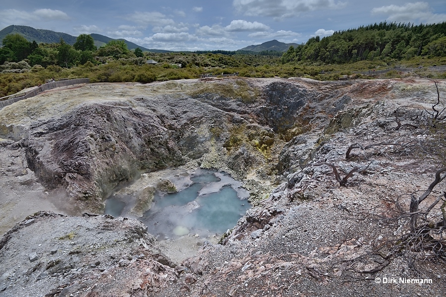 Anga Whānāriki, Sulphur Cave