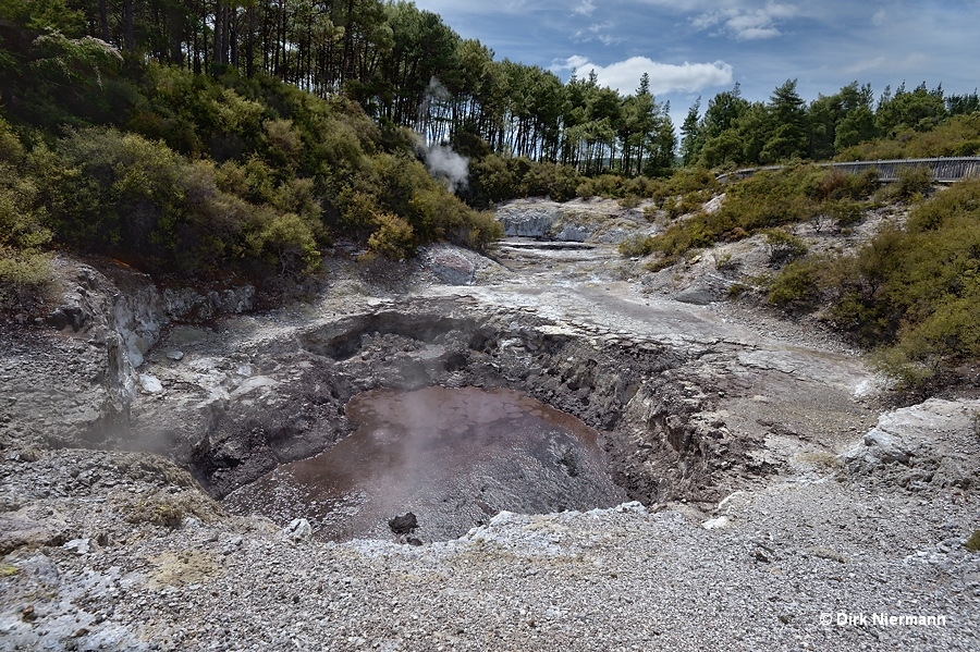 Ipu, Devil's Ink Pots