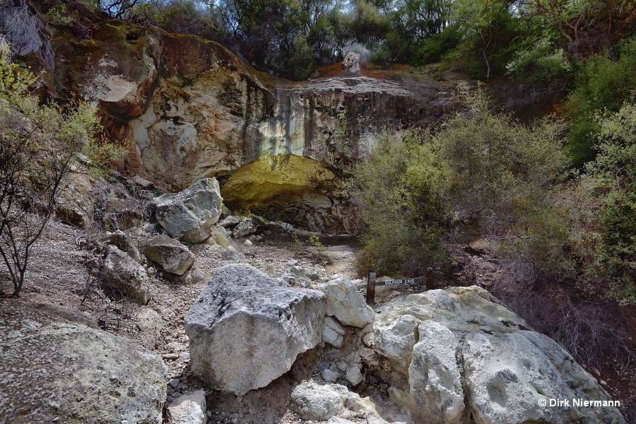 Rua Whānāriki, Sulphur Cave