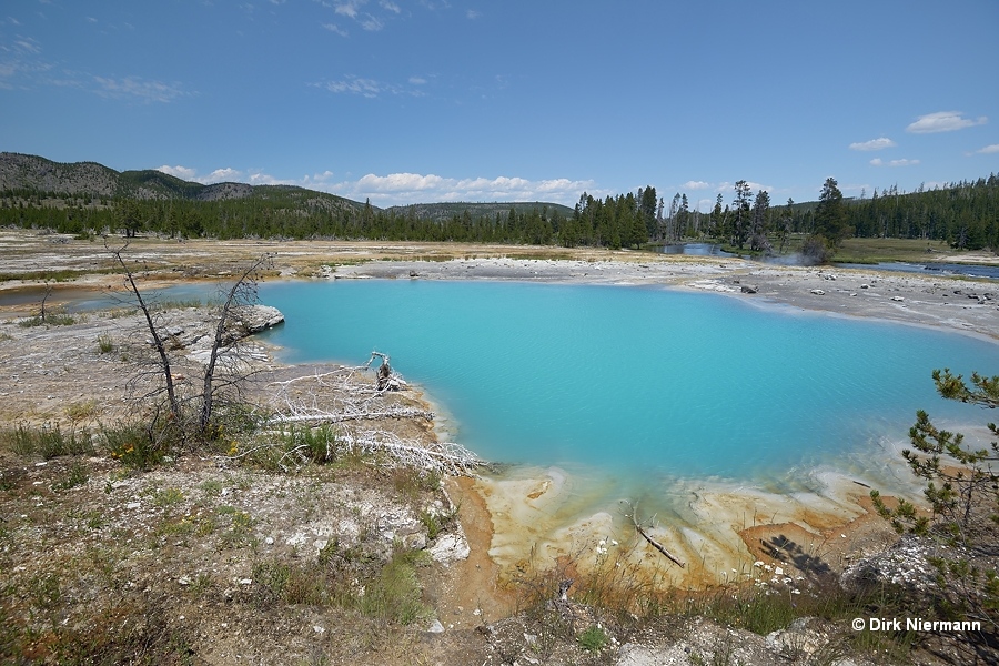 Black Diamond Pool Yellowstone