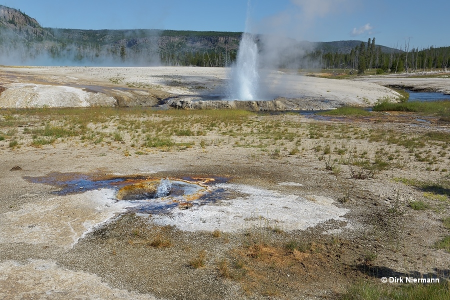 Spouter at Black Sand Basin Yellowstone