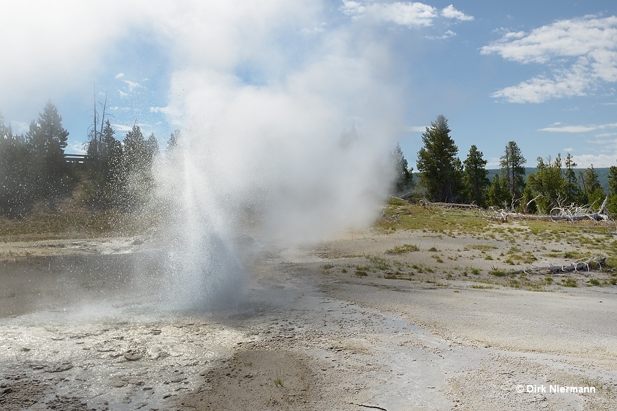 Super Frying Pan Geyser Yellowstone