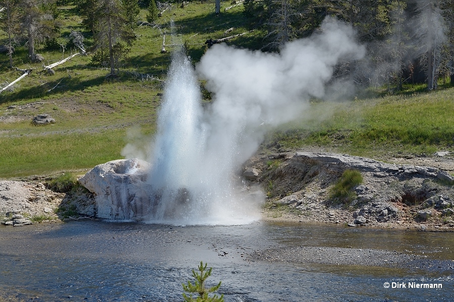 Riverside Geyser Yellowstone