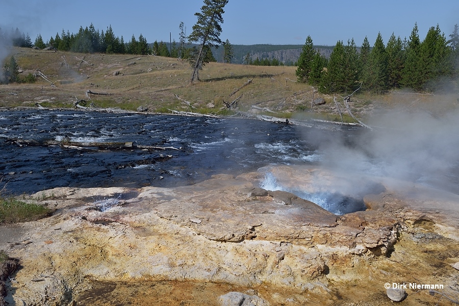 Sentinel's Vents Yellowstone