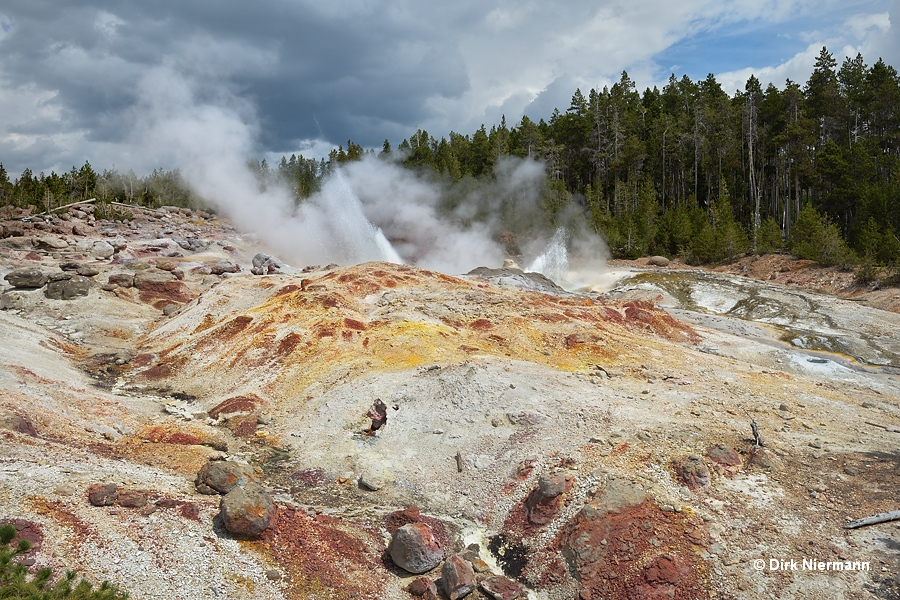 Steamboat Geyser Yellowstone