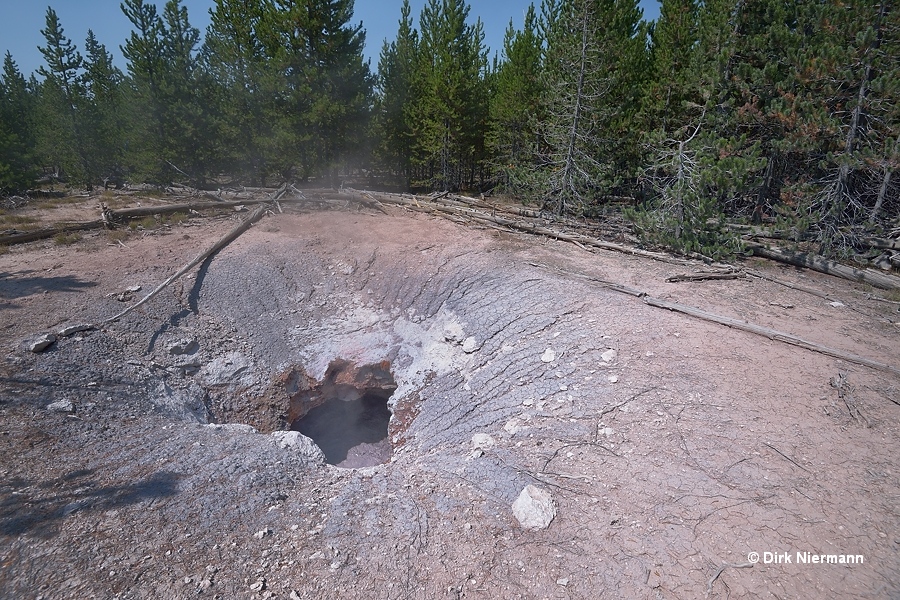 Rabbit Highland mud pot MNN023 Yellowstone