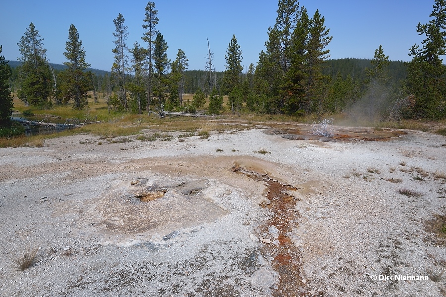 Double Geyser and SLGGNN034, Shoshone Basin Yellowstone