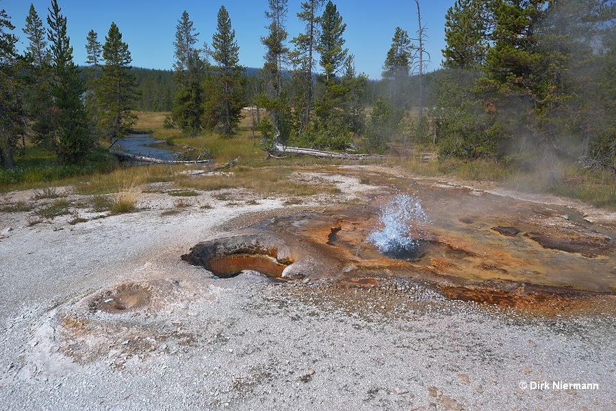 Little Giant Geyser, Shoshone Basin Yellowstone